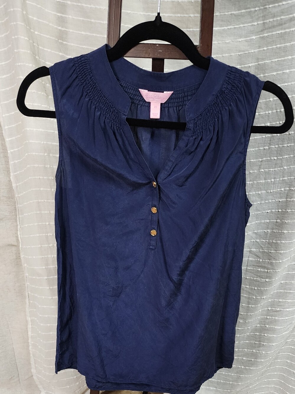Lilly Pulitzer Navy Smocked Yoke‎ Sleeveless Henley Camisole Tank